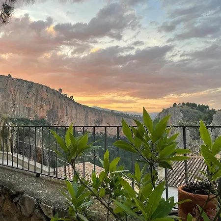 Casa La Baranda Guest house Chulilla